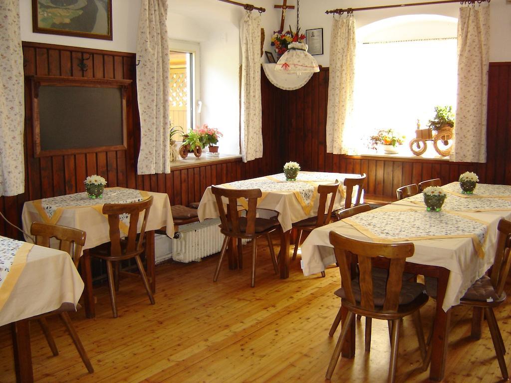 Gasthof Zum Heiligen Nikolaus Haibach ob der Donau Zewnętrze zdjęcie